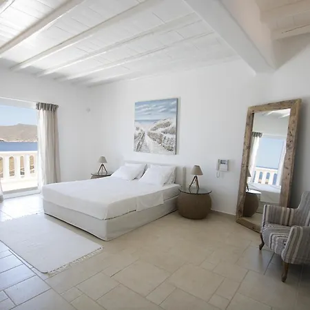 Anatoli Villa